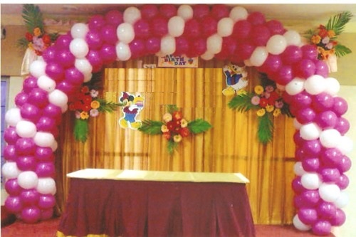 WHITE AND PURPLE BALLOON GATE OR BACK GROUND DECORATION